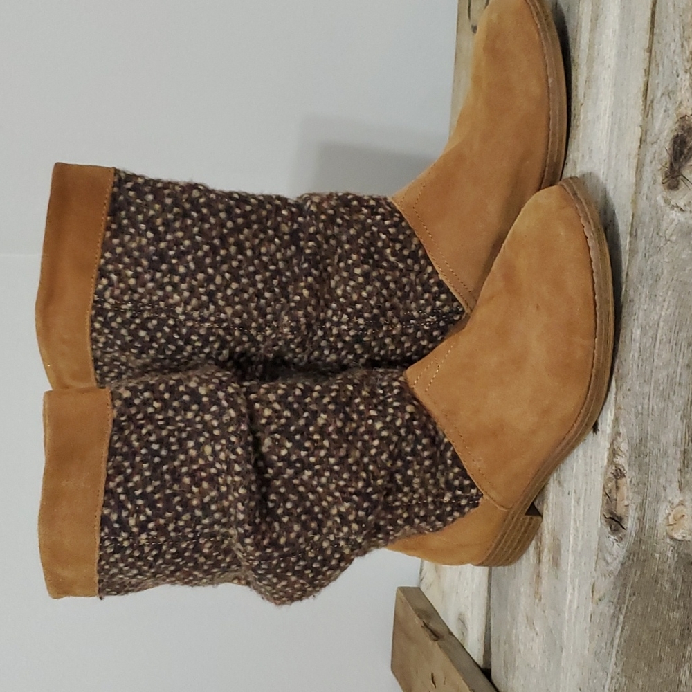 Toms Tan Suede & Brown Knit Slouch Boots